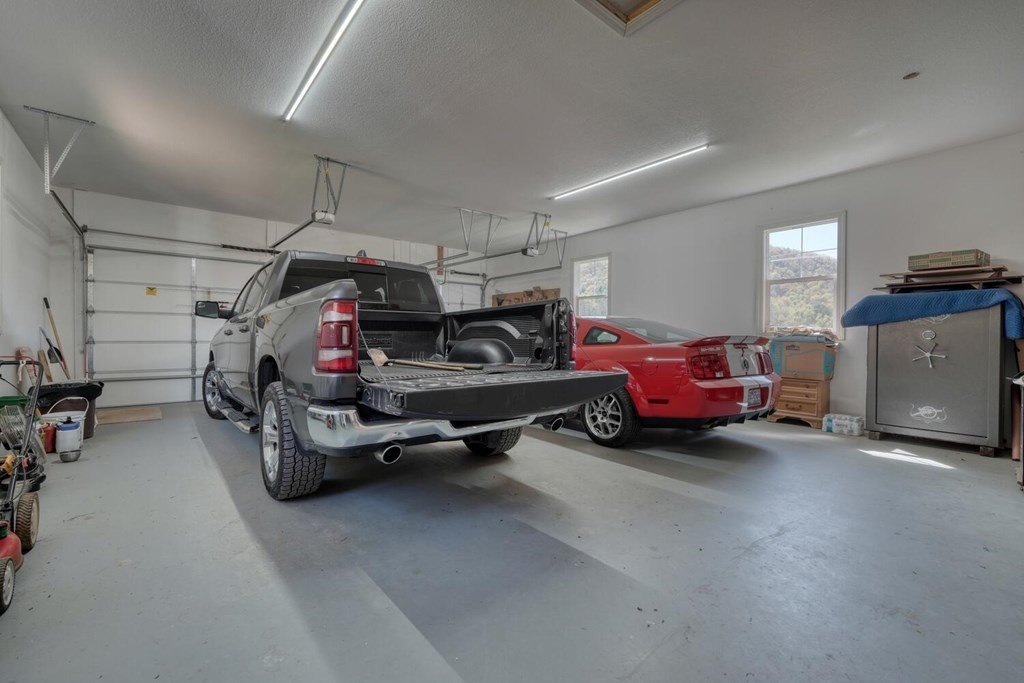 Hayesville, North Carolina, 29804, United States, 3 Bedrooms Bedrooms, ,3 BathroomsBathrooms,Residential,For Sale,1983718