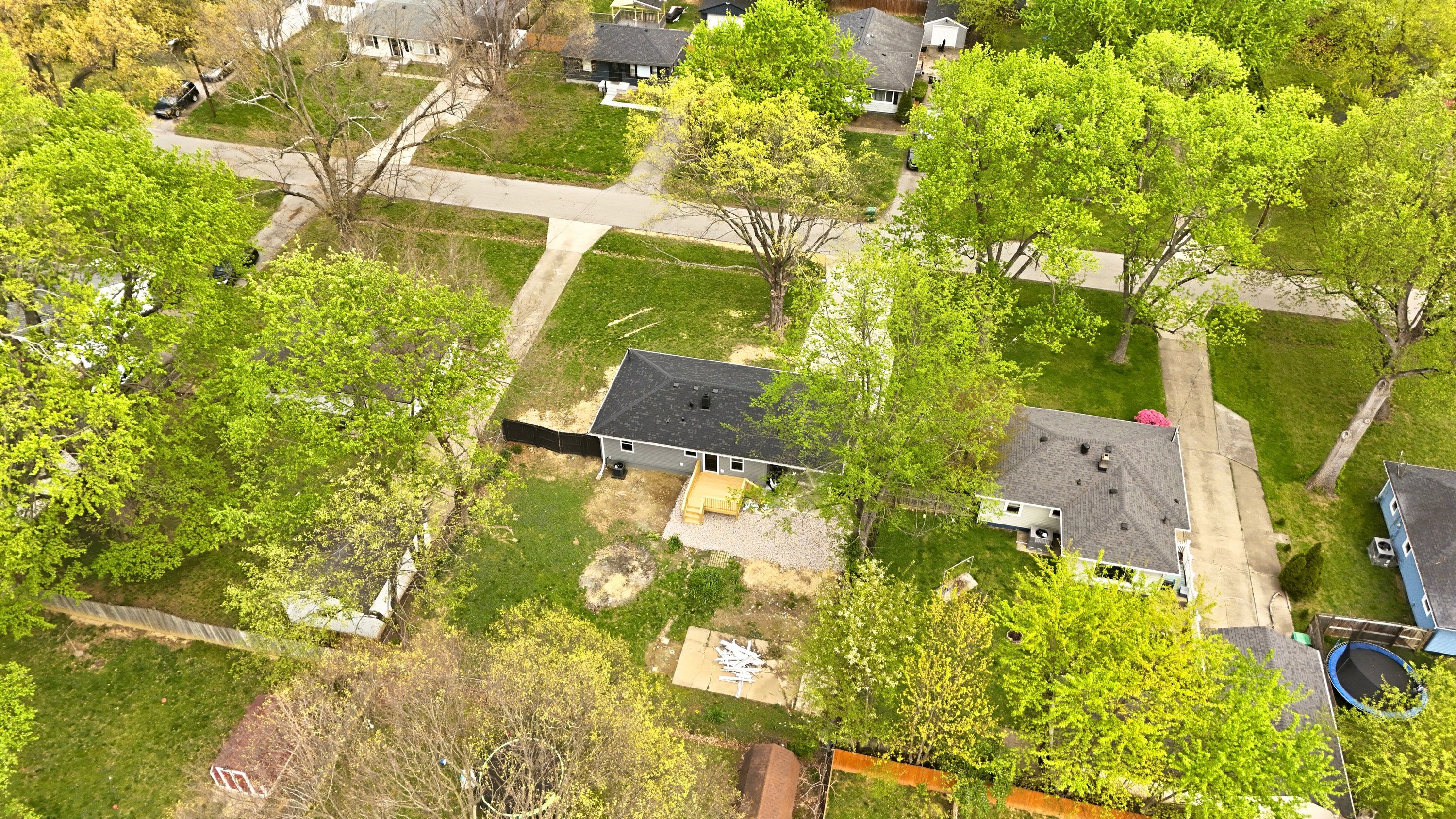 2706 Pioneer Road, Louisville, KY 40216 - 物件實景