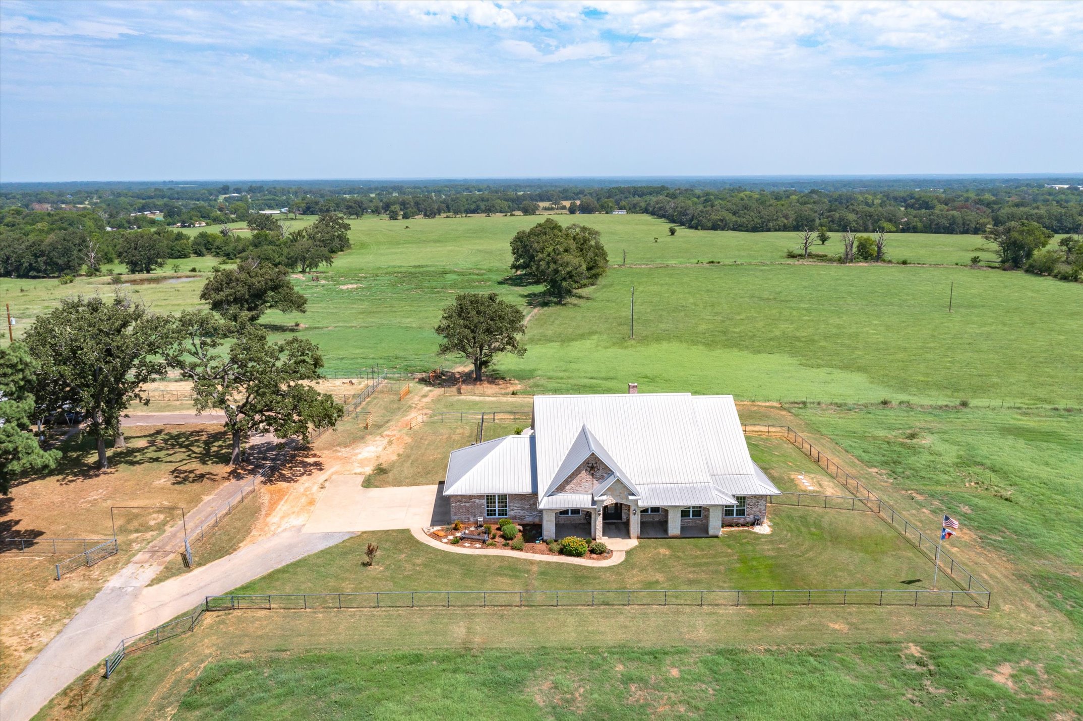 9208 FM 17, Grand Saline, Texas, 75140, United States, 5 Bedrooms Bedrooms, ,6 BathroomsBathrooms,Residential,For Sale,9208 FM 17,1317594