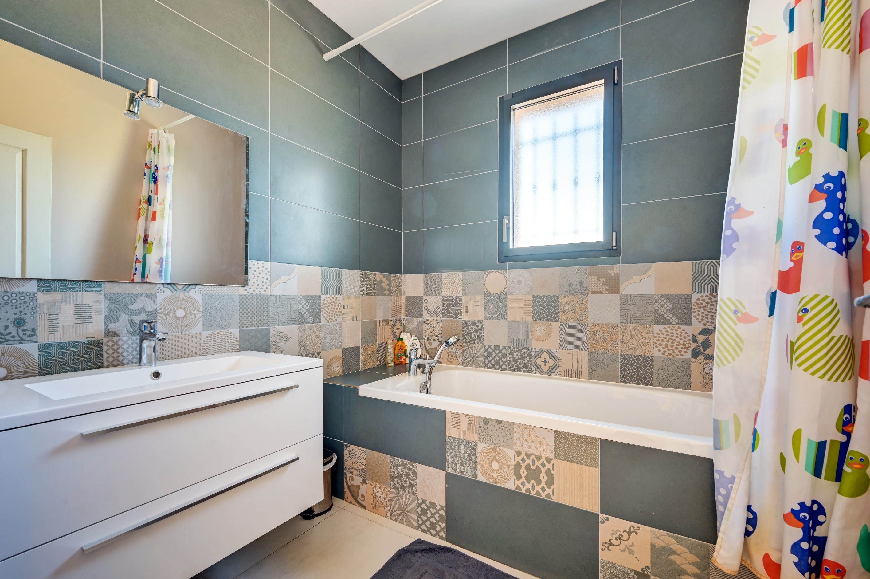  200 m² Family Home on 2100 m² For Sale West of Aix-en-Provence - 物件實景