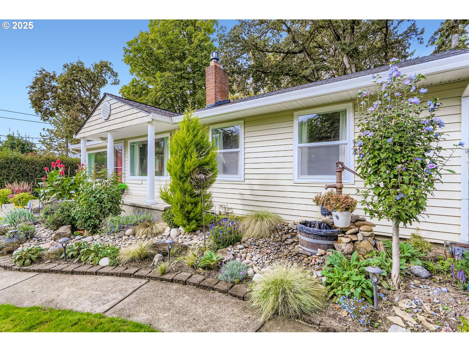 Milwaukie, Oregon, 97267, United States, 4 Bedrooms Bedrooms, ,2 BathroomsBathrooms,Residential,For Sale,1973771