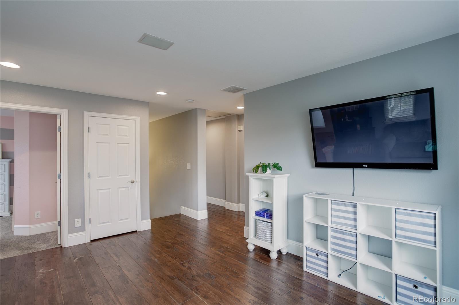 Henderson, Colorado, 80640, United States, 5 Bedrooms Bedrooms, ,3 BathroomsBathrooms,Residential,For Sale,2002056