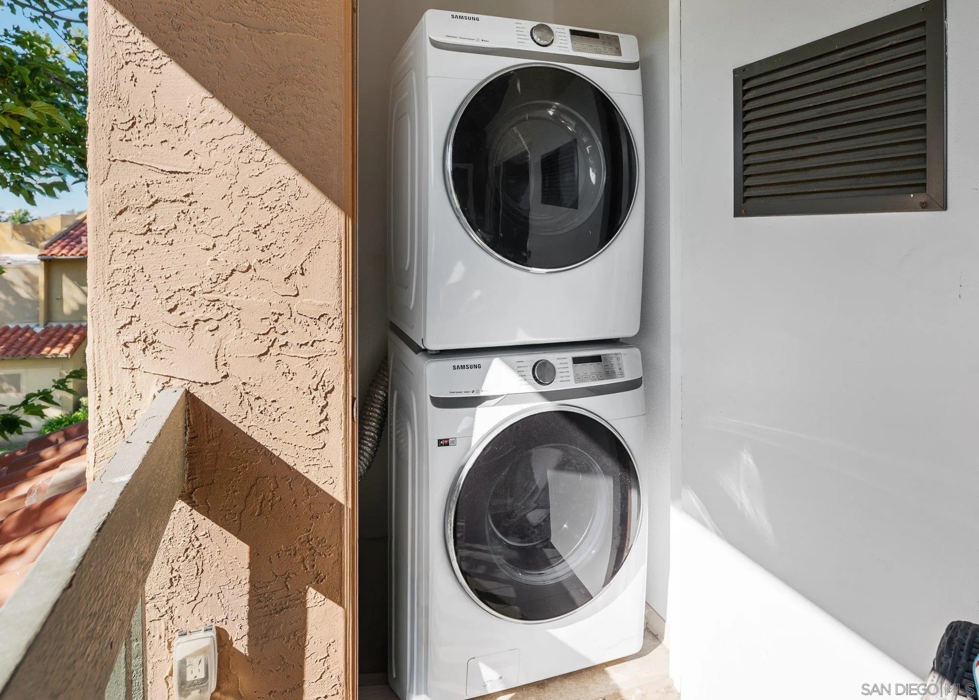 San Diego, California, 92127, United States, 2 Bedrooms Bedrooms, ,2 BathroomsBathrooms,Residential,For Sale,1954799