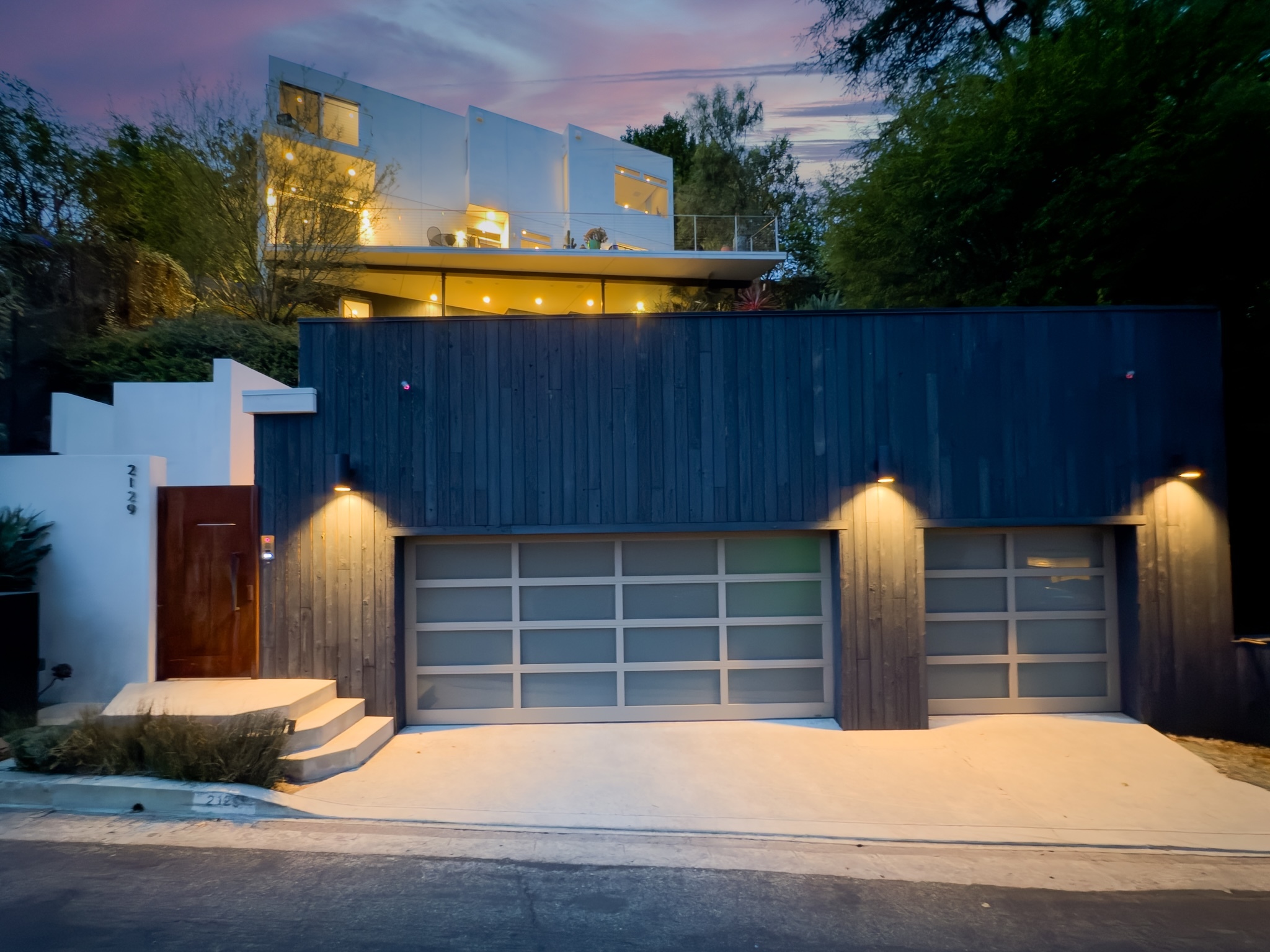  2129 Redcliff St - 物件實景