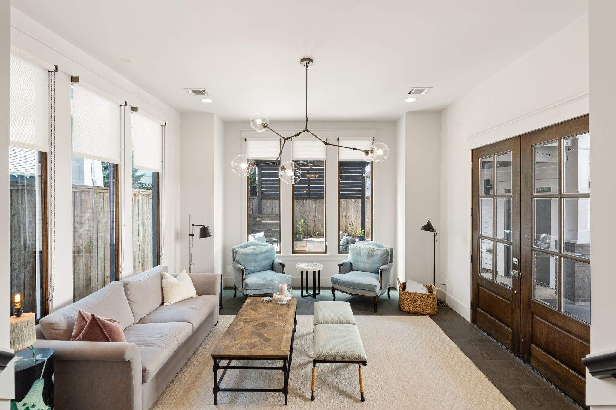  714 E 18th Street - 物件實景