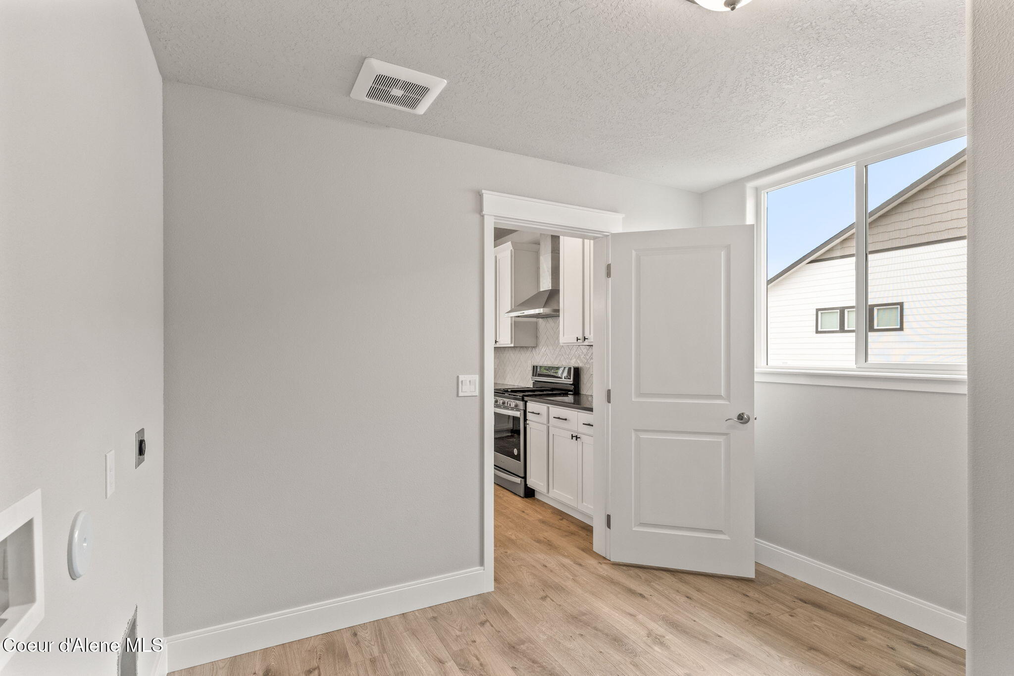 Rathdrum, Idaho, 83858, United States, 4 Bedrooms Bedrooms, ,1 BathroomBathrooms,Residential,For Sale,1998857