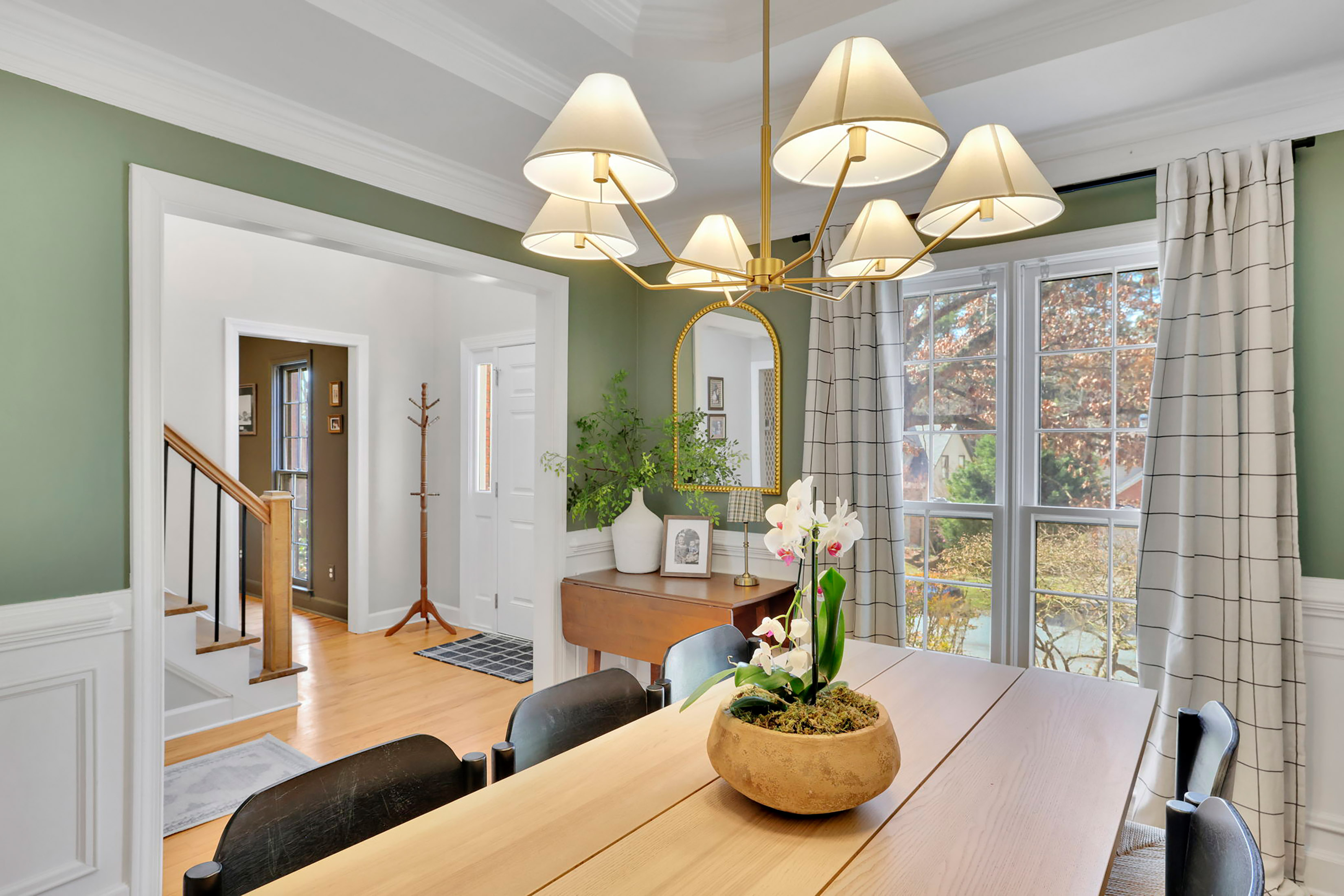  Beautifully Maintained Home Nestled Within a Quiet and Established Community - 物件實景