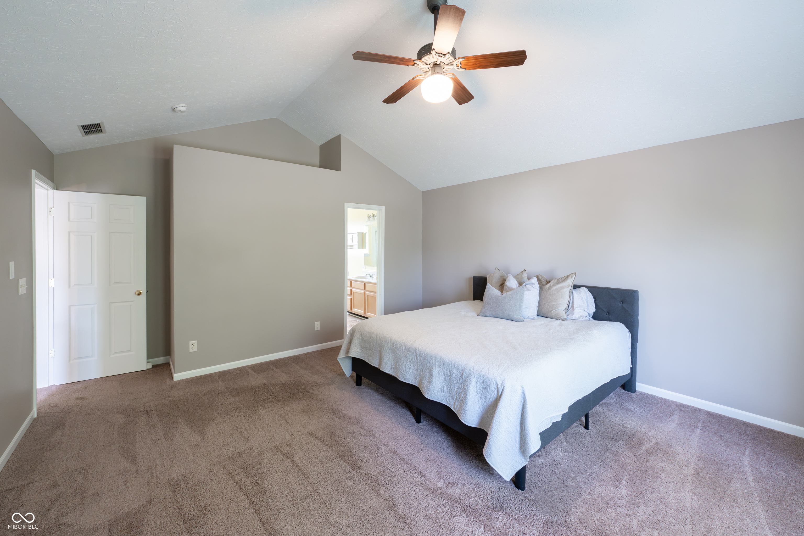 Carmel, Indiana, 46033, United States, 4 Bedrooms Bedrooms, ,4 BathroomsBathrooms,Residential,For Sale,1975371