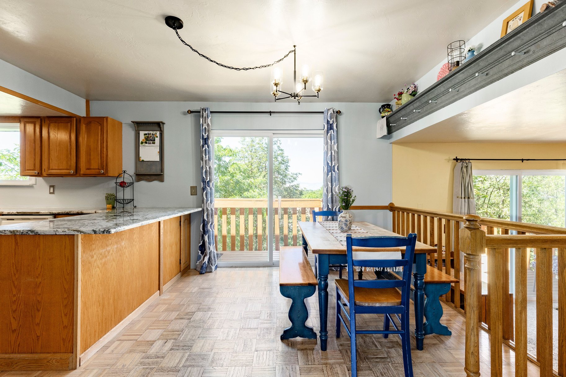  Large Multi-Level Sandy Home with Rentable Full Basement - 物件實景
