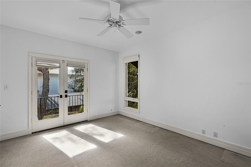 Orlando, Florida, 32806, United States, 3 Bedrooms Bedrooms, ,4 BathroomsBathrooms,Residential,For Sale,1927434