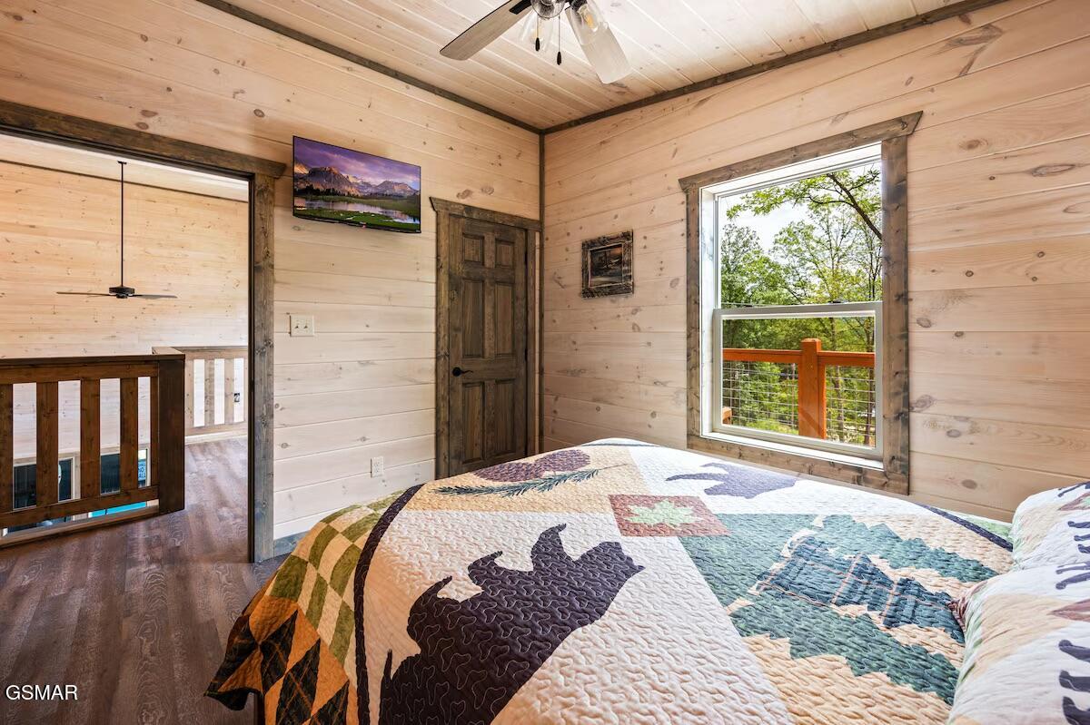 Gatlinburg, Tennessee, 37738, United States, 4 Bedrooms Bedrooms, ,5 BathroomsBathrooms,Residential,For Sale,2048286