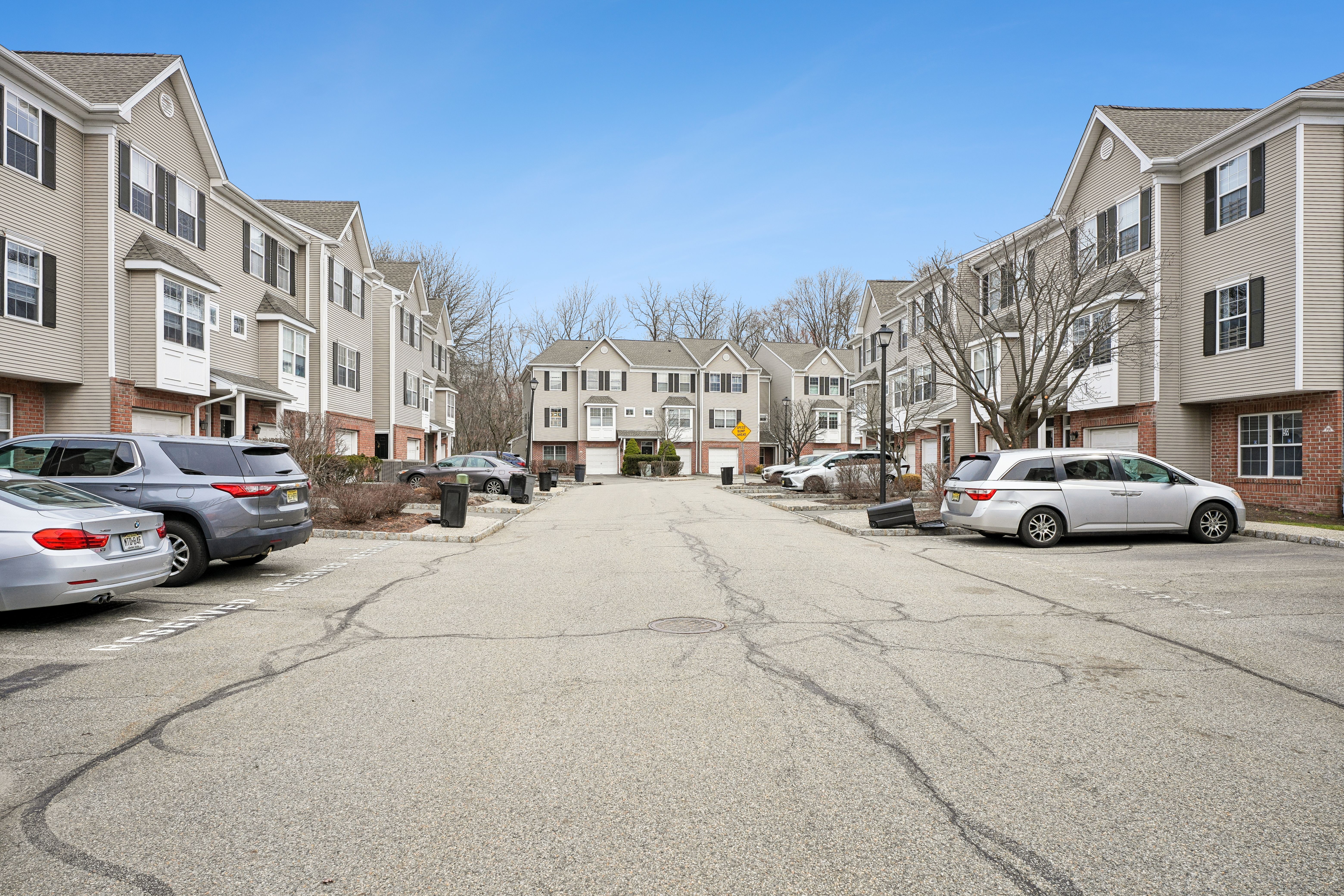  55 Greenbrook Drive, Bloomfield, NJ 07003 - 物件實景