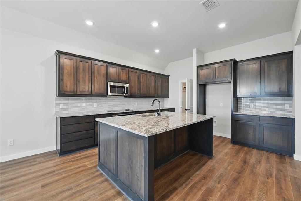 Boyd, Texas, 76023, United States, 5 Bedrooms Bedrooms, ,3 BathroomsBathrooms,Residential,For Sale,1700422
