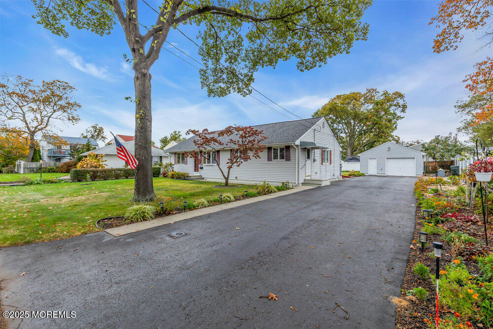 Hazlet, New Jersey, 07734, United States, 4 Bedrooms Bedrooms, ,2 BathroomsBathrooms,Residential,For Sale,1968911