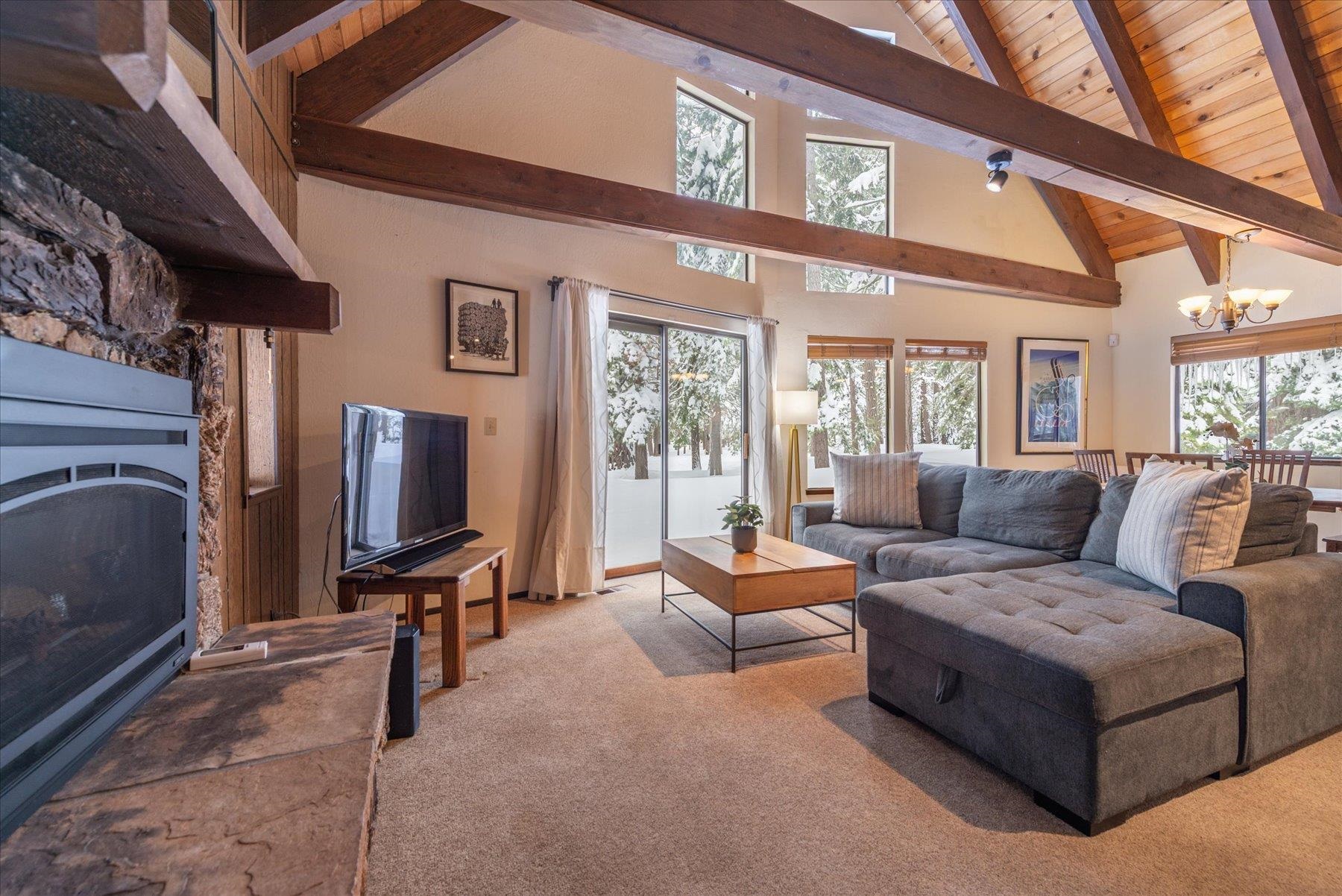 Truckee, California, 96161, United States, 3 Bedrooms Bedrooms, ,2 BathroomsBathrooms,Residential,For Sale,1761913