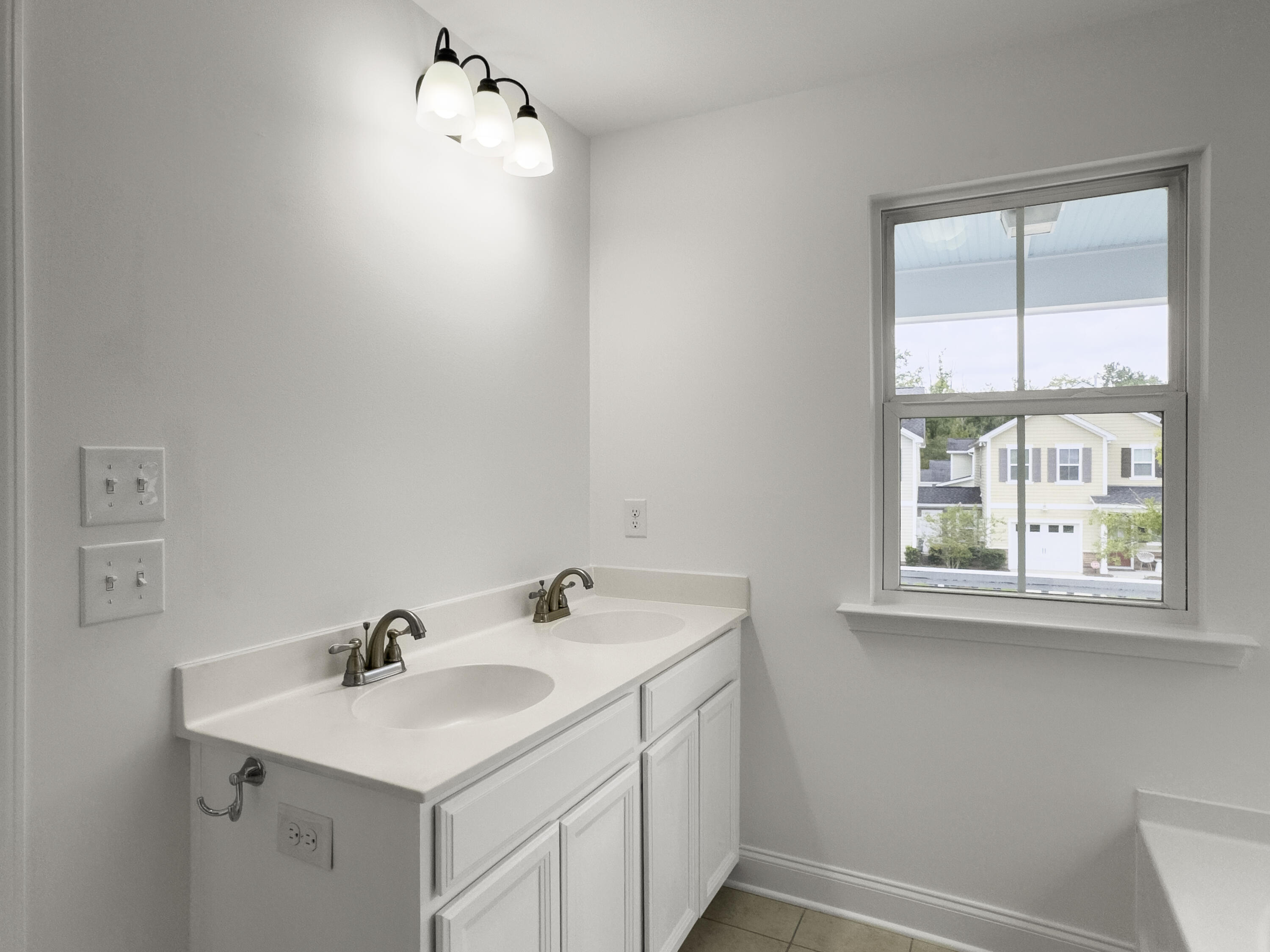 Charleston, South Carolina, 29414, United States, 3 Bedrooms Bedrooms, ,3 BathroomsBathrooms,Residential,For Sale,1913391