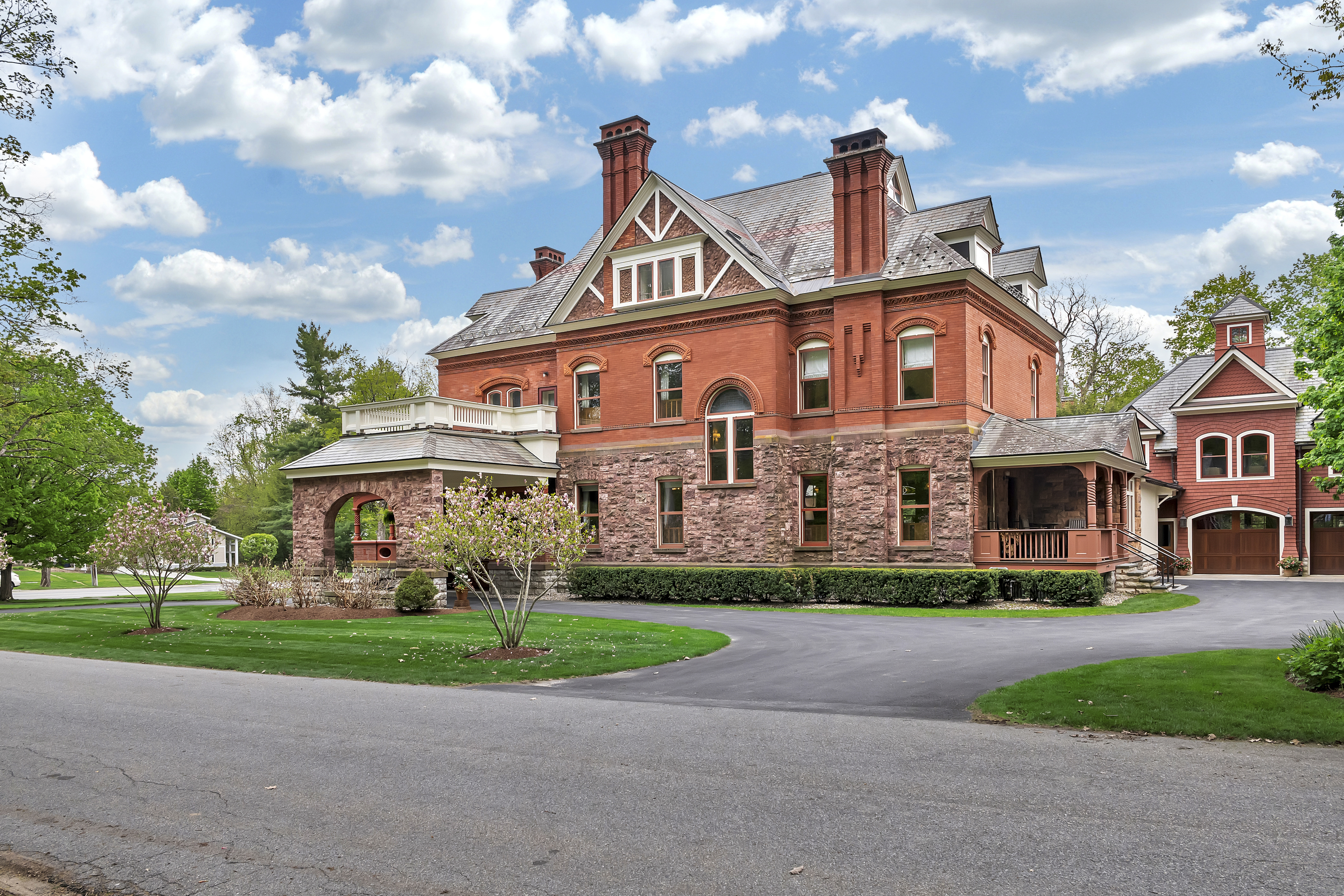  795 N Broadway, Saratoga Springs, NY, 12866 - 物件實景