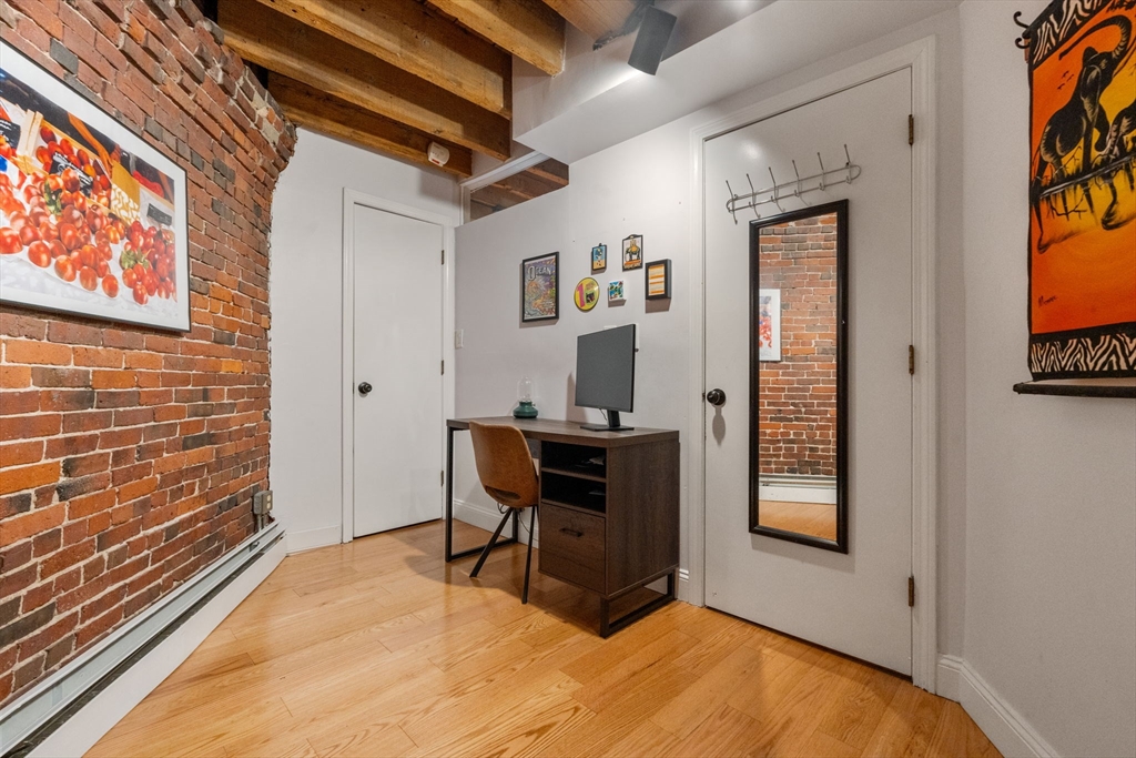 Boston, Massachusetts, 02109, United States, 1 Bedroom Bedrooms, ,1 BathroomBathrooms,Residential,For Sale,1874880