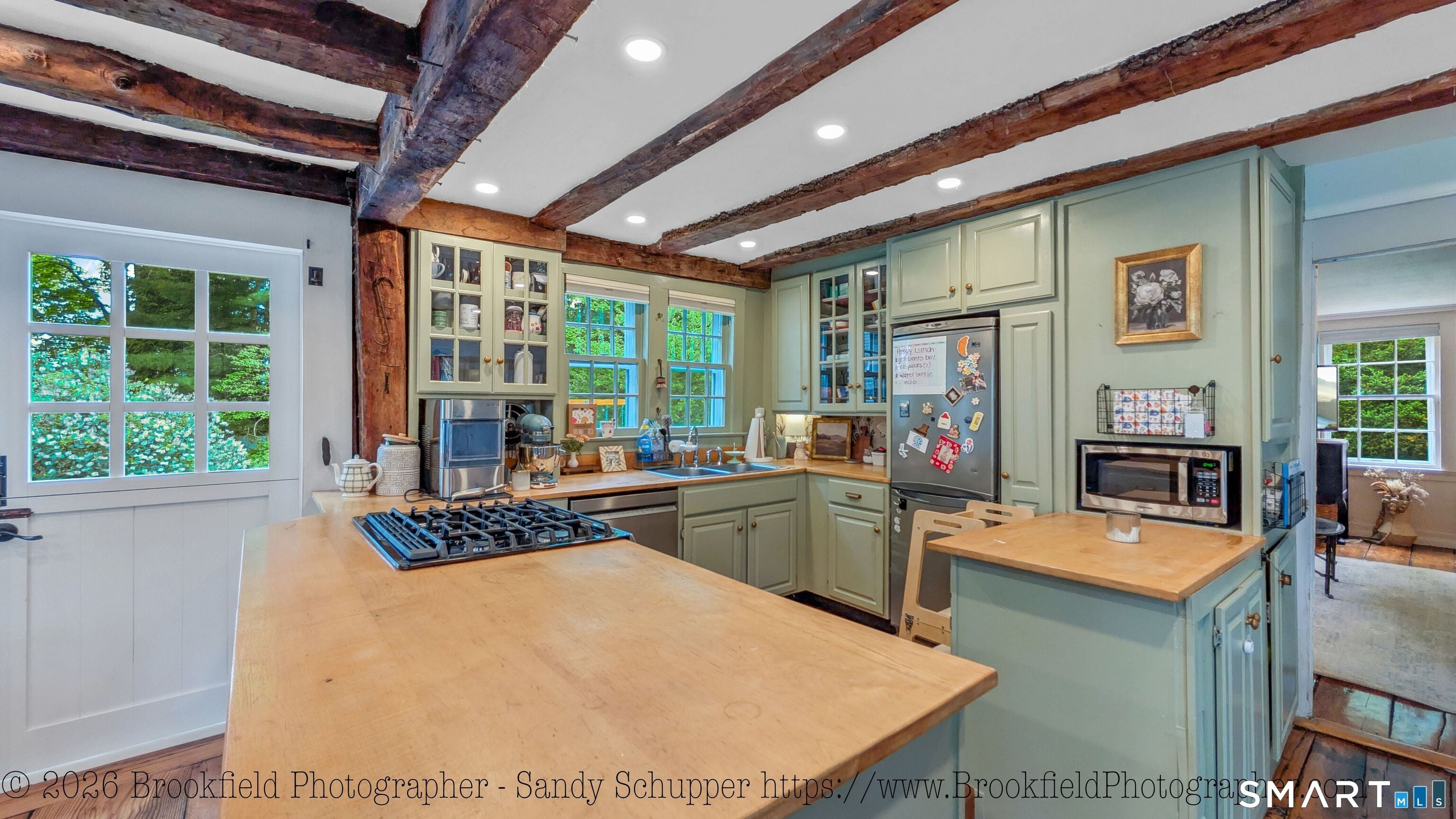 Southbury, Connecticut, 06488, United States, 3 Bedrooms Bedrooms, ,3 BathroomsBathrooms,Residential,For Sale,2048179