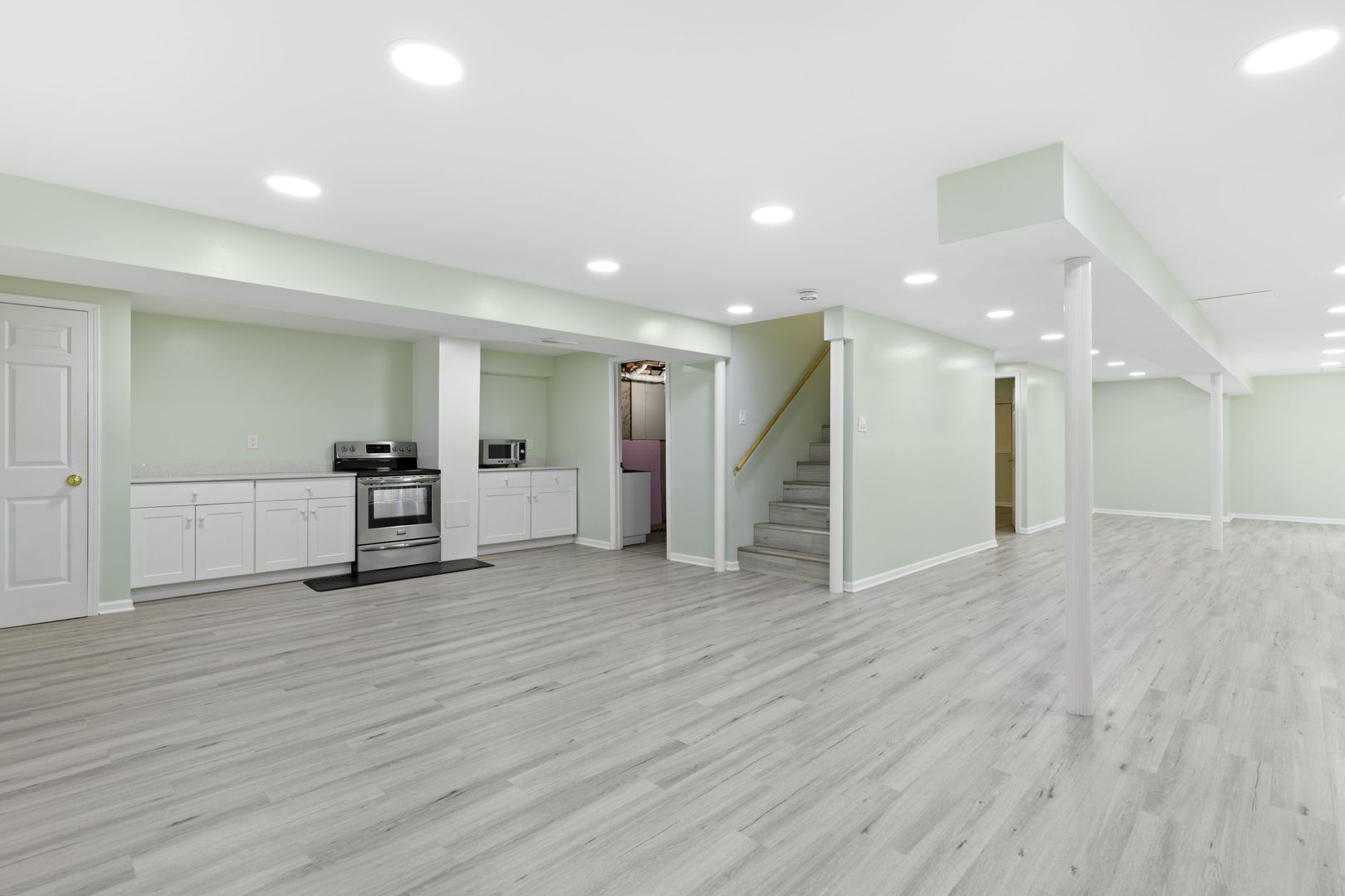 Gurnee, Illinois, 60031, United States, 5 Bedrooms Bedrooms, ,3 BathroomsBathrooms,Residential,For Sale,1940338