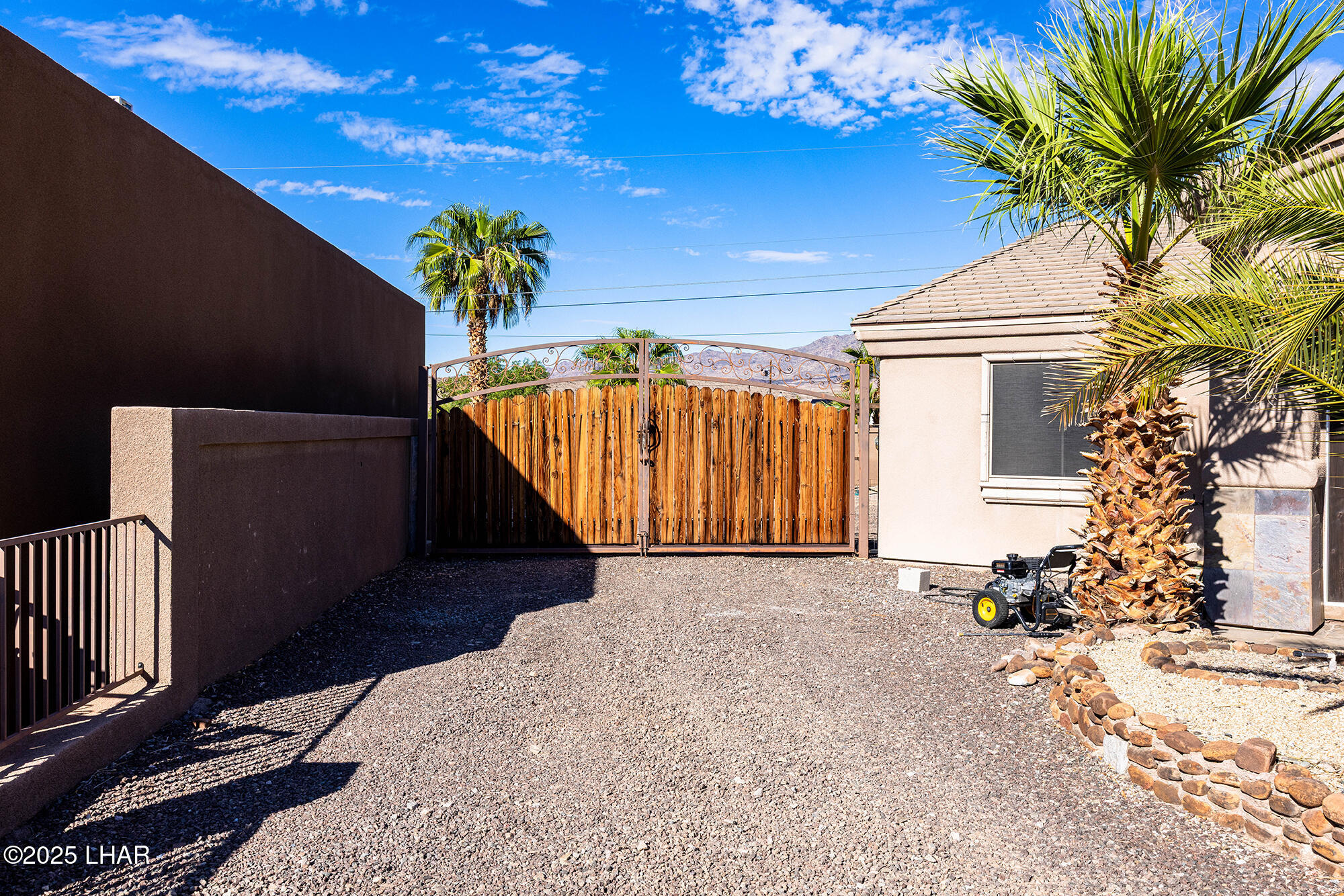 Lake Havasu City, Arizona, 86404, United States, 3 Bedrooms Bedrooms, ,2 BathroomsBathrooms,Residential,For Sale,2001874