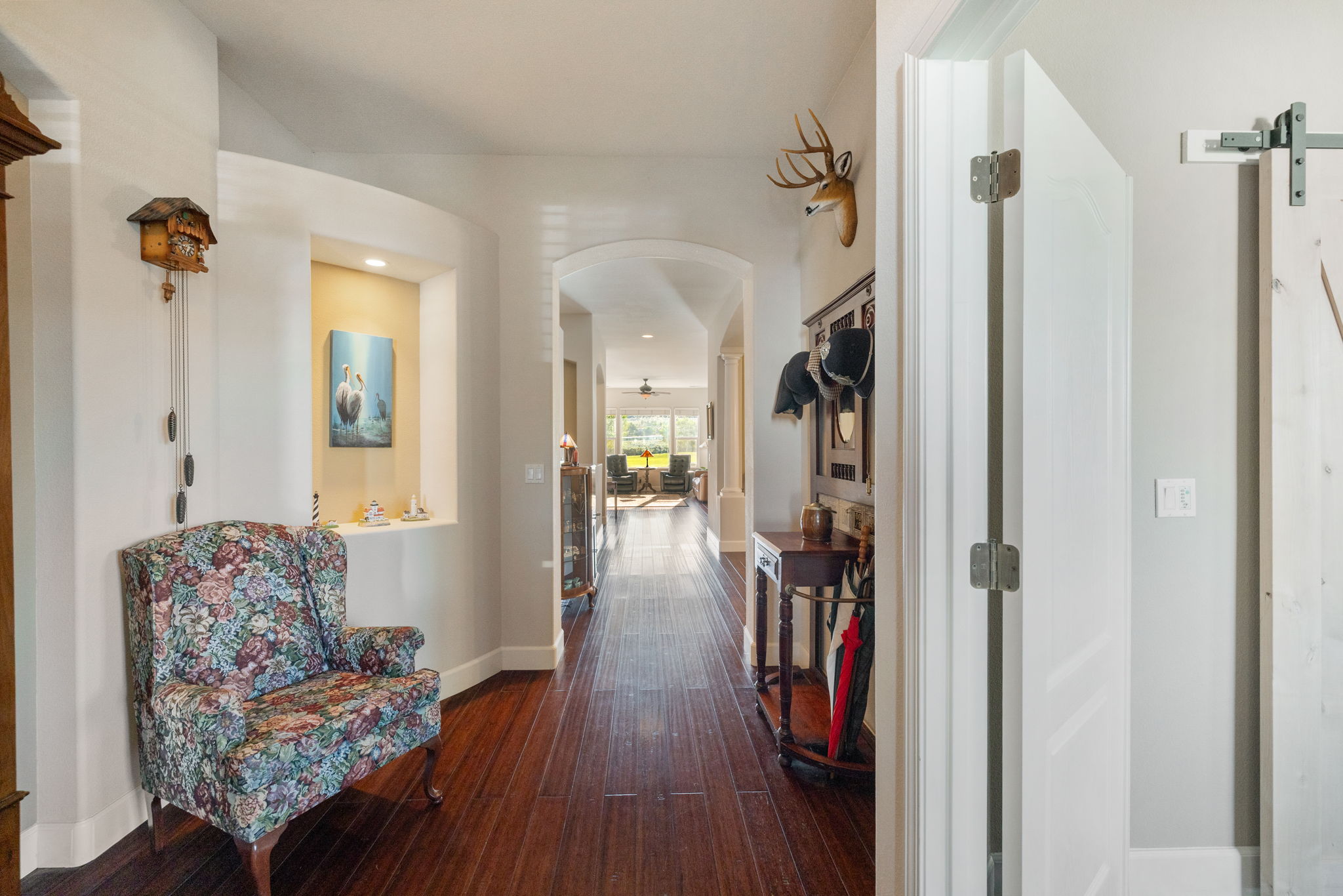  Refined Minden Living with Designer Touches and Captivating Mountain Views - 物件實景