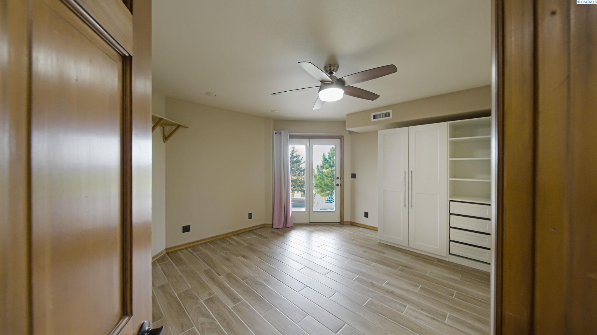 West Richland, Washington, 99353, United States, 5 Bedrooms Bedrooms, ,3 BathroomsBathrooms,Residential,For Sale,1906859