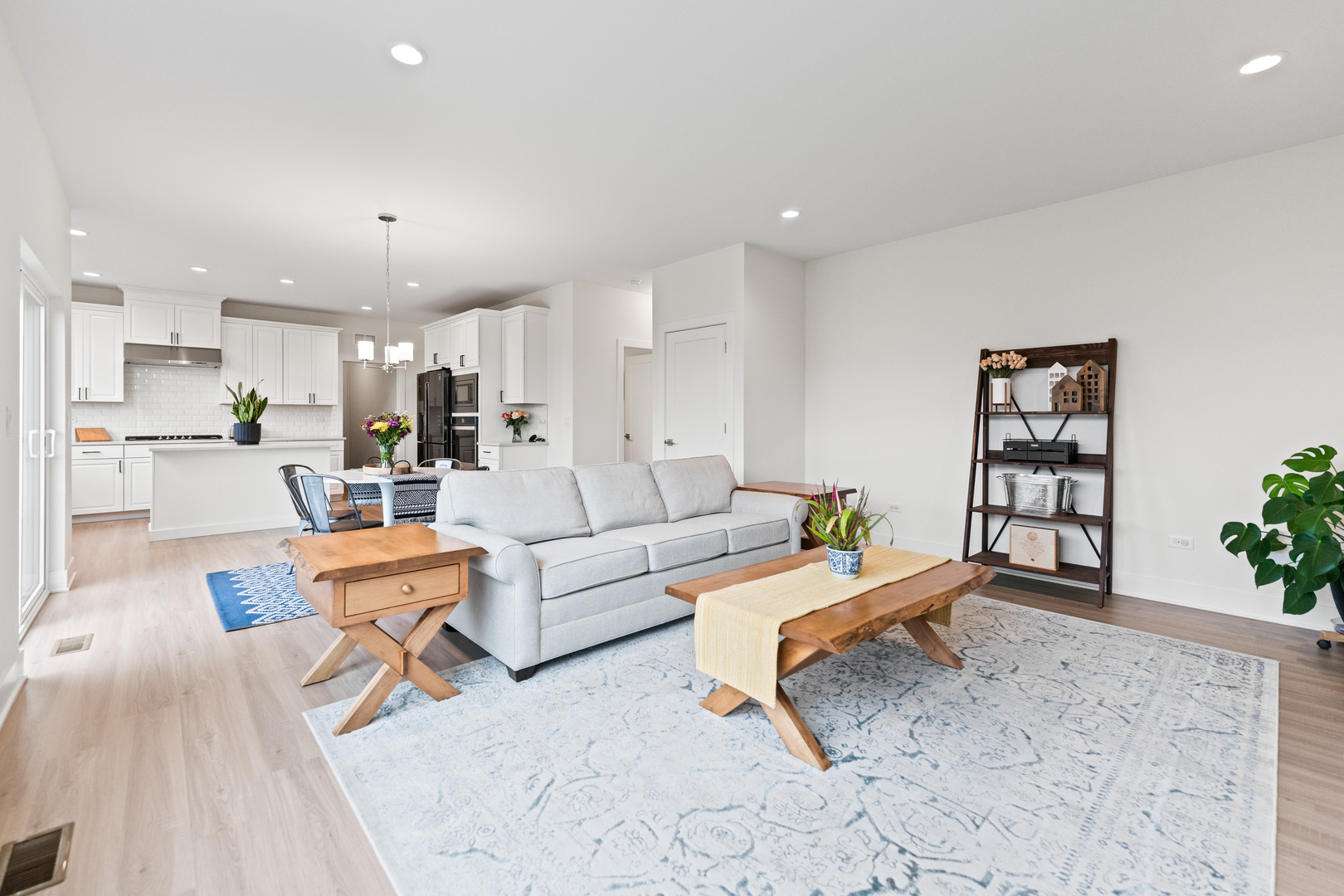 Elgin, Illinois, 60124, United States, 4 Bedrooms Bedrooms, ,3 BathroomsBathrooms,Residential,For Sale,1941075