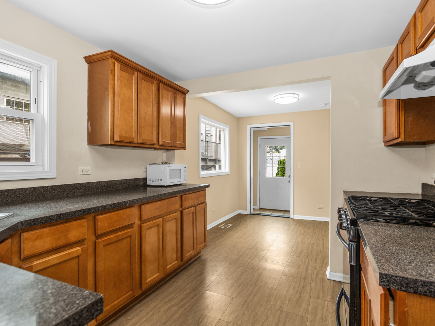 Evanston, Illinois, 60201, United States, 5 Bedrooms Bedrooms, ,3 BathroomsBathrooms,Residential,For Sale,1908877