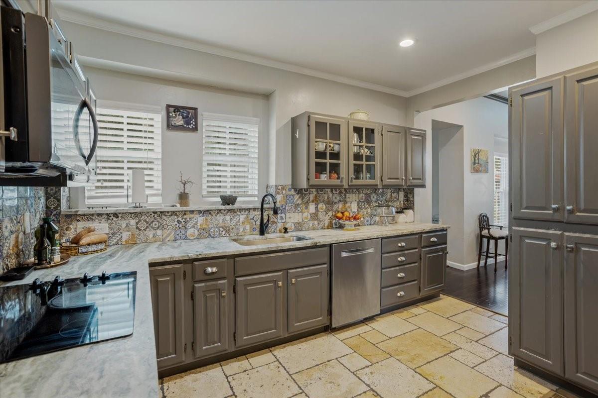 Sherman, Texas, 75090, United States, 5 Bedrooms Bedrooms, ,2 BathroomsBathrooms,Residential,For Sale,1937977