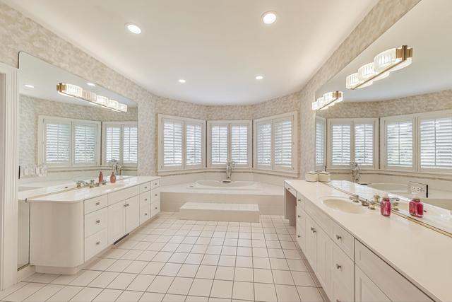 Dundee, Illinois, 60118, United States, 4 Bedrooms Bedrooms, ,5 BathroomsBathrooms,Residential,For Sale,1977469