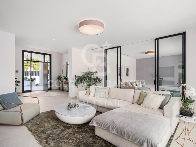 Marbella, Andalusia, ES, 5 Bedrooms Bedrooms, ,6 BathroomsBathrooms,Residential,For Sale,1885569