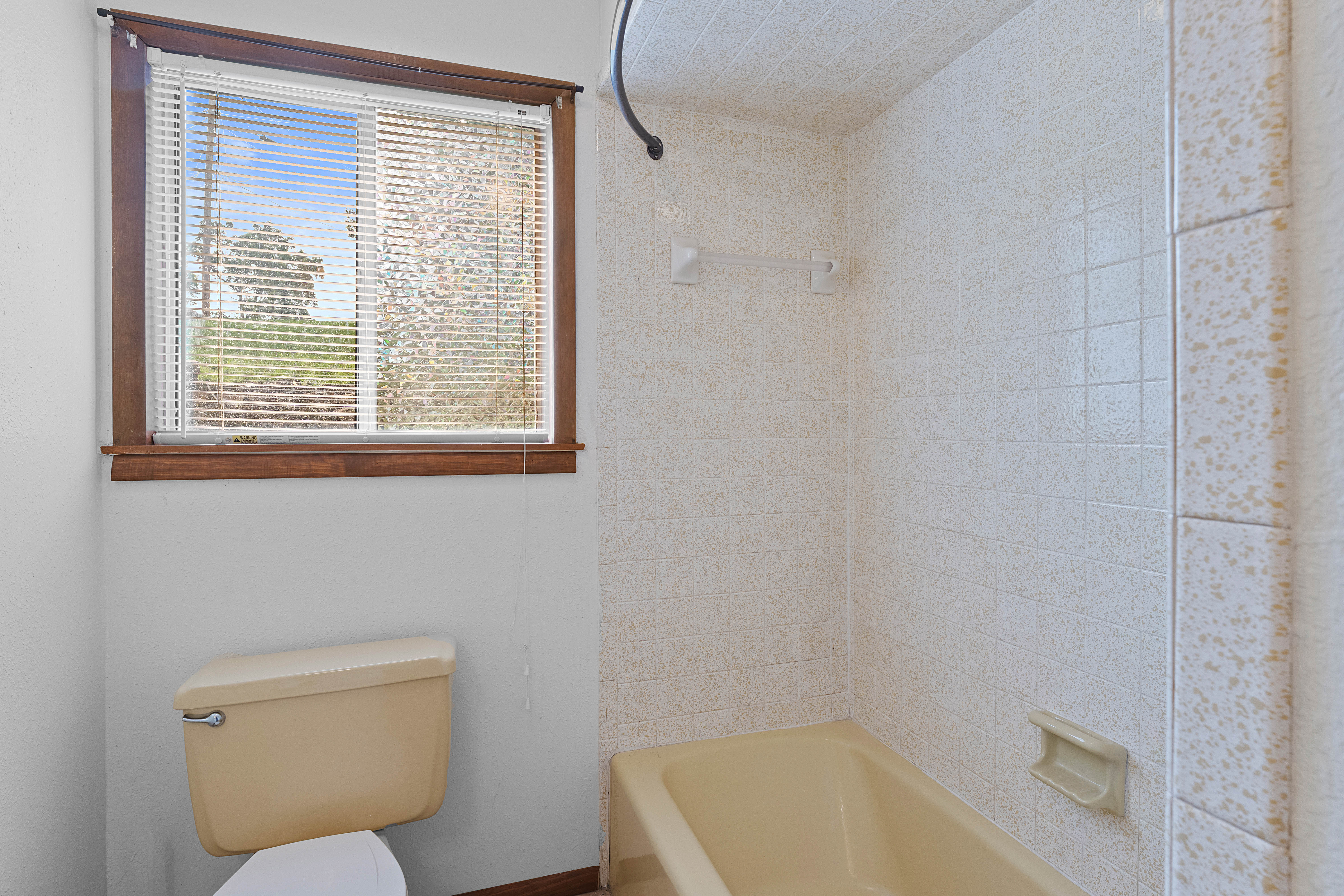 Bentonville, Arkansas, 72712, United States, 3 Bedrooms Bedrooms, ,2 BathroomsBathrooms,Residential,For Sale,1846586