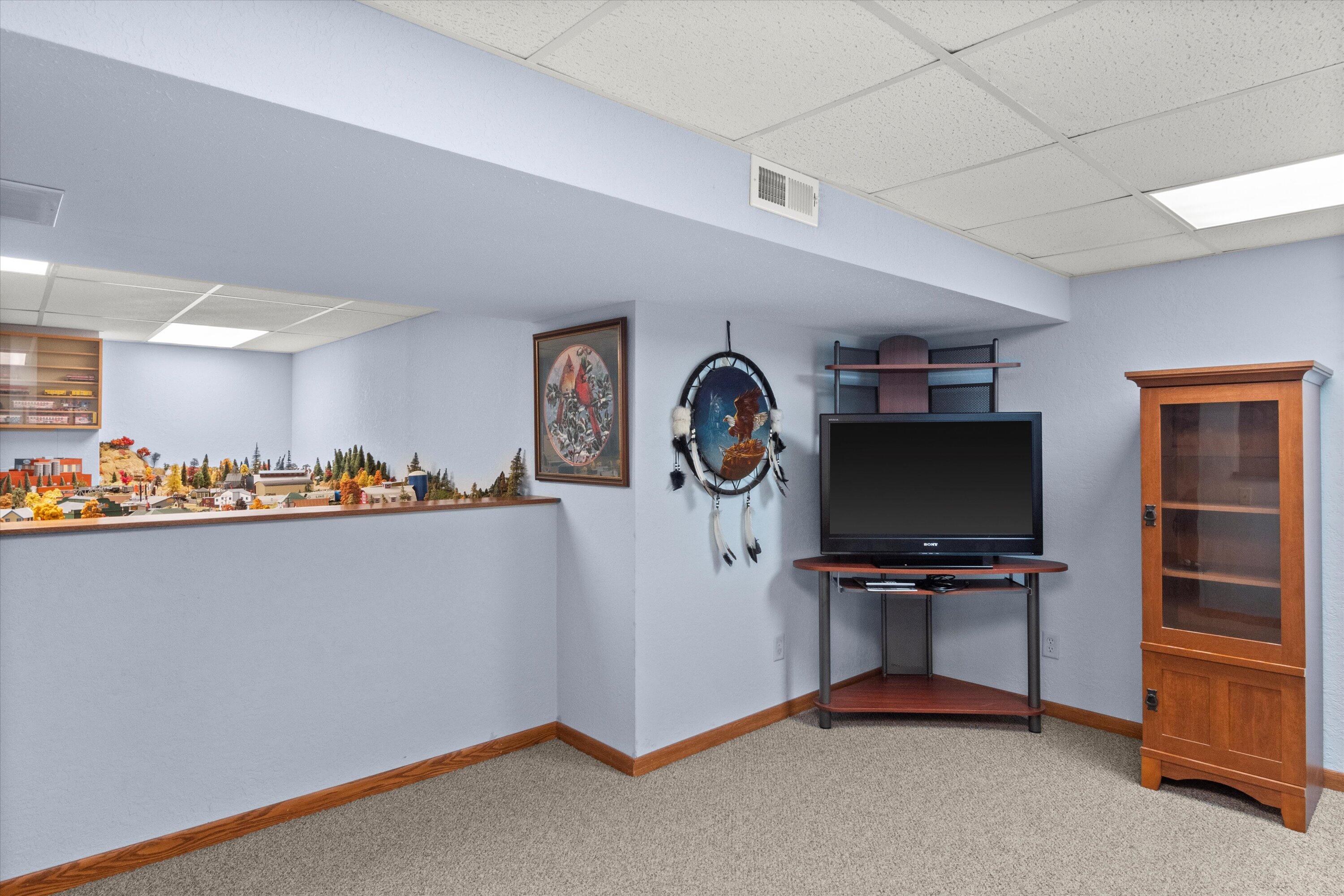 Caledonia, Wisconsin, 53402, United States, 3 Bedrooms Bedrooms, ,3 BathroomsBathrooms,Residential,For Sale,1987324