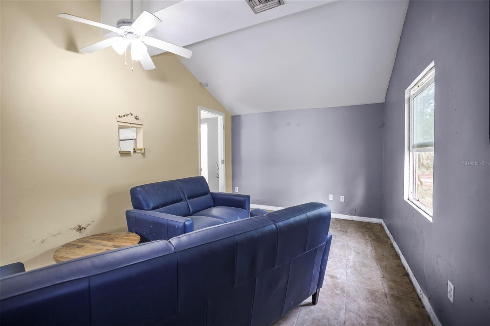 Clearwater, Florida, 33760, United States, 3 Bedrooms Bedrooms, ,2 BathroomsBathrooms,Residential,For Sale,1826177