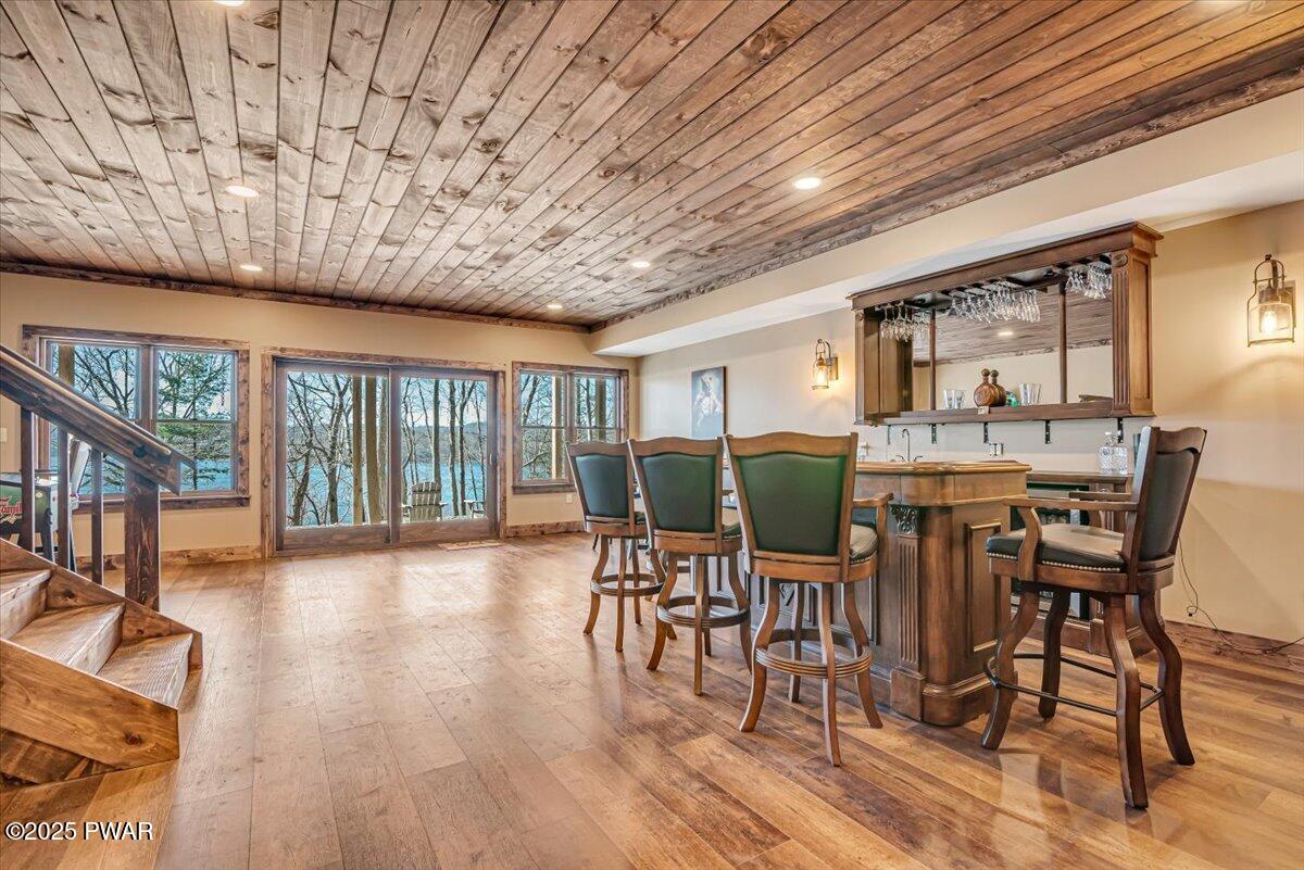 Lake Ariel, Pennsylvania, 18436, United States, 6 Bedrooms Bedrooms, ,4 BathroomsBathrooms,Residential,For Sale,2005698