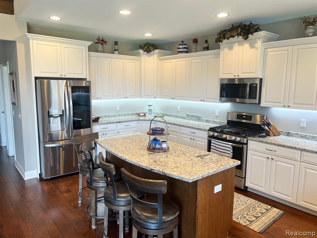 Shelby Township, Michigan, 48316, United States, 3 Bedrooms Bedrooms, ,4 BathroomsBathrooms,Residential,For Sale,2014056