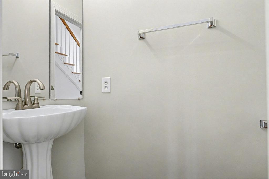 Fredericksburg, Virginia, 22407, United States, 4 Bedrooms Bedrooms, ,3 BathroomsBathrooms,Residential,For Sale,1991139