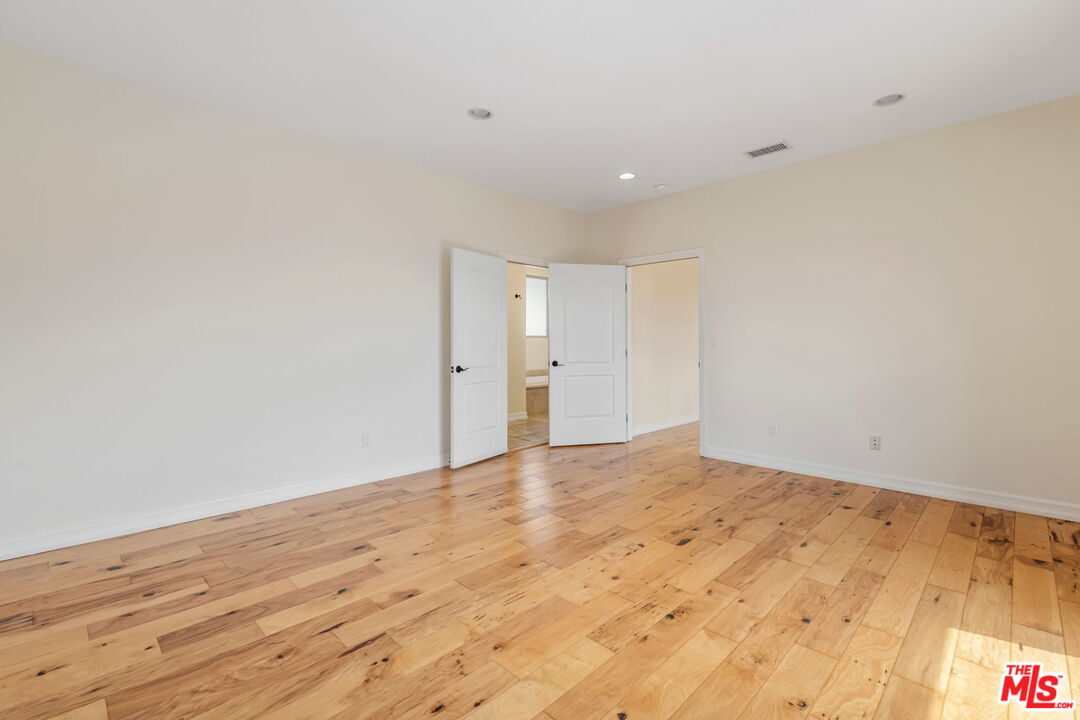 Los Angeles, California, 90025, United States, 6 Bedrooms Bedrooms, ,Residential,For Sale,1932013