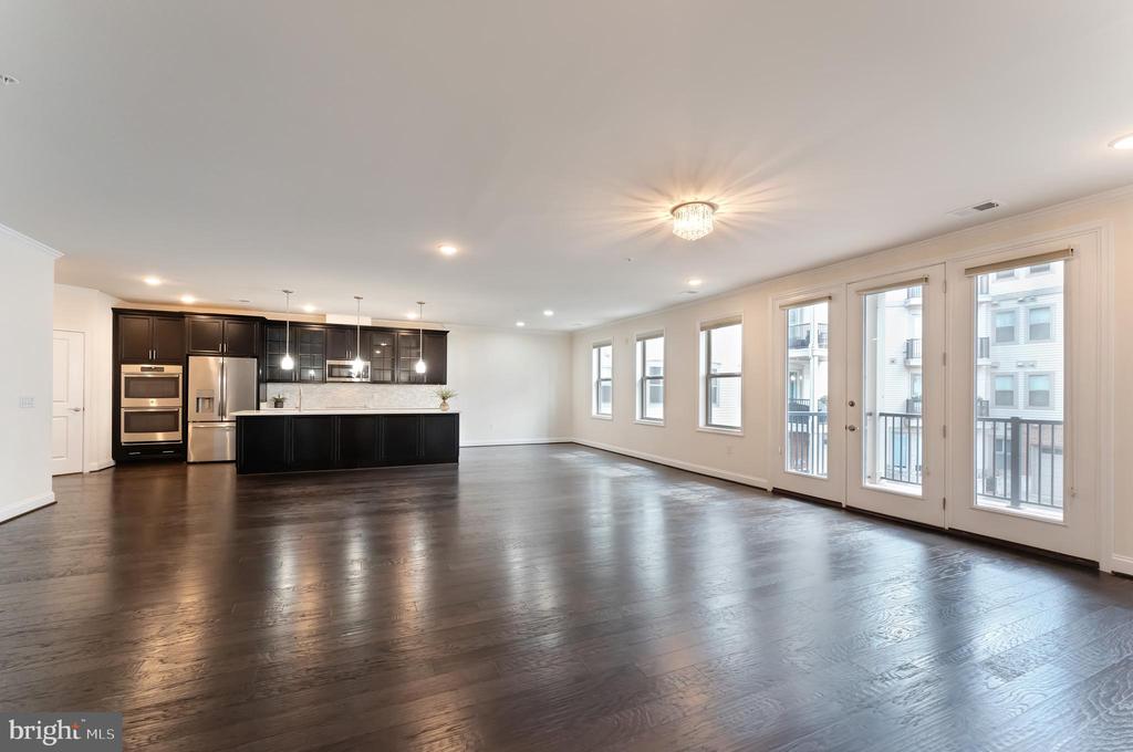 Ashburn, Virginia, 20148, United States, 3 Bedrooms Bedrooms, ,2 BathroomsBathrooms,Residential,For Sale,1977390