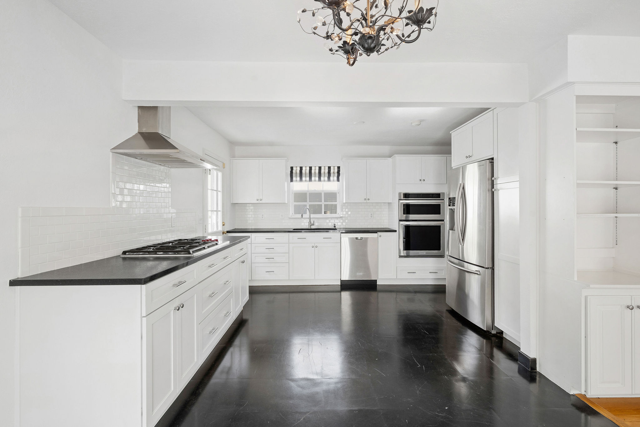 St. Peterburg, Florida, 33704, United States, 4 Bedrooms Bedrooms, ,3 BathroomsBathrooms,Residential,For Sale,2018608