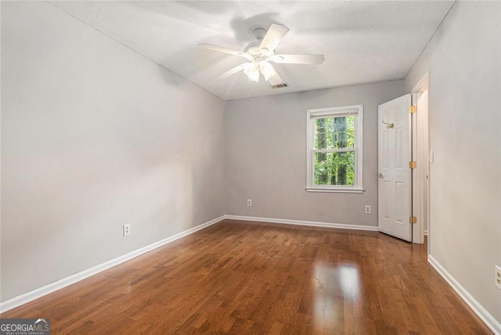 Roswell, Georgia, 30075, United States, 6 Bedrooms Bedrooms, ,4 BathroomsBathrooms,Residential,For Sale,1910371