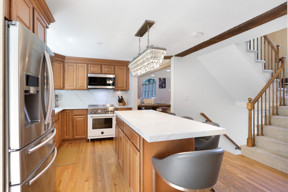 Derry, New Hampshire, 03038, United States, 3 Bedrooms Bedrooms, ,3 BathroomsBathrooms,Residential,For Sale,1886983