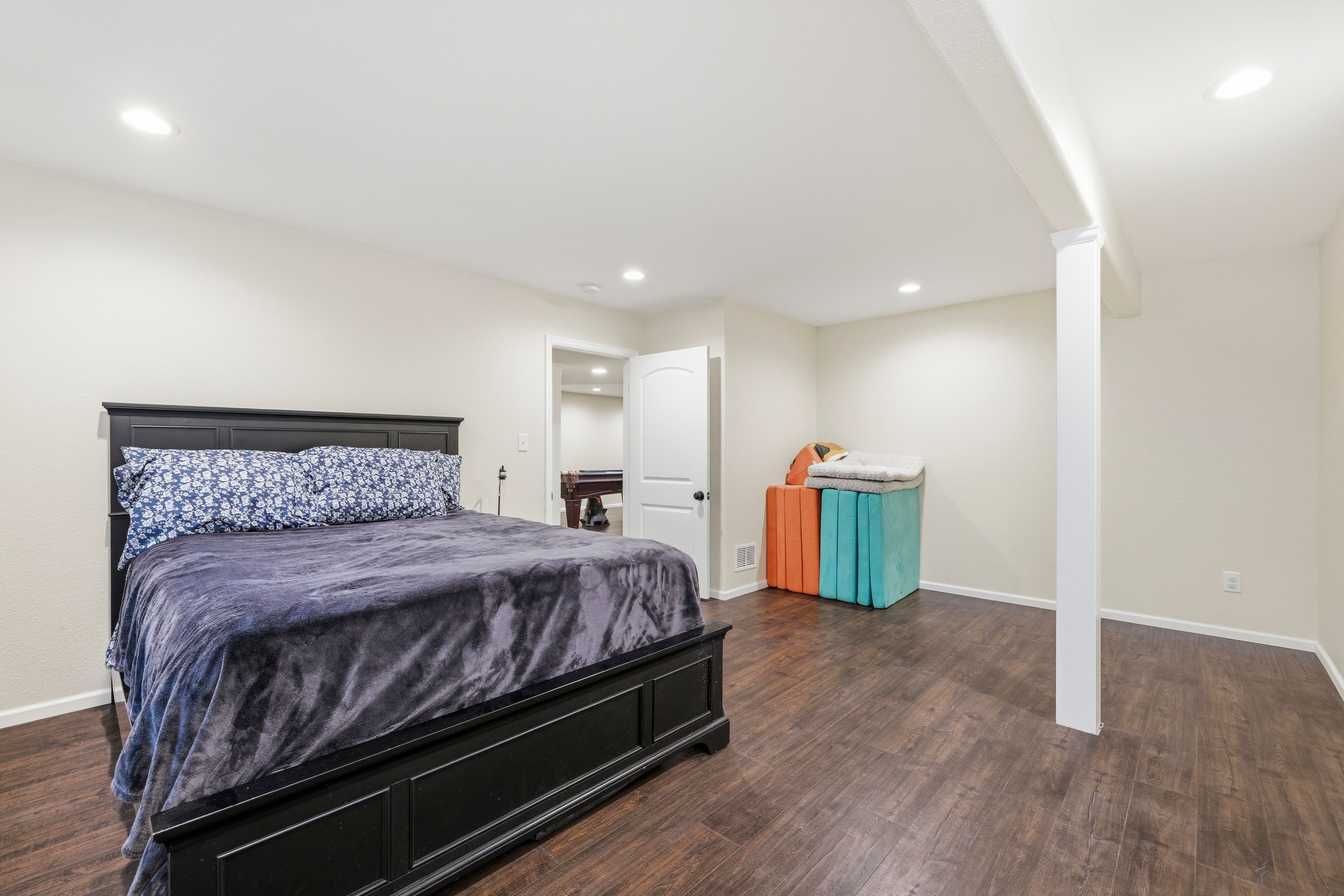  5 Bedrooms, Finished Basement, Solar Paid Off at Closing, I-25 Access - 物件實景