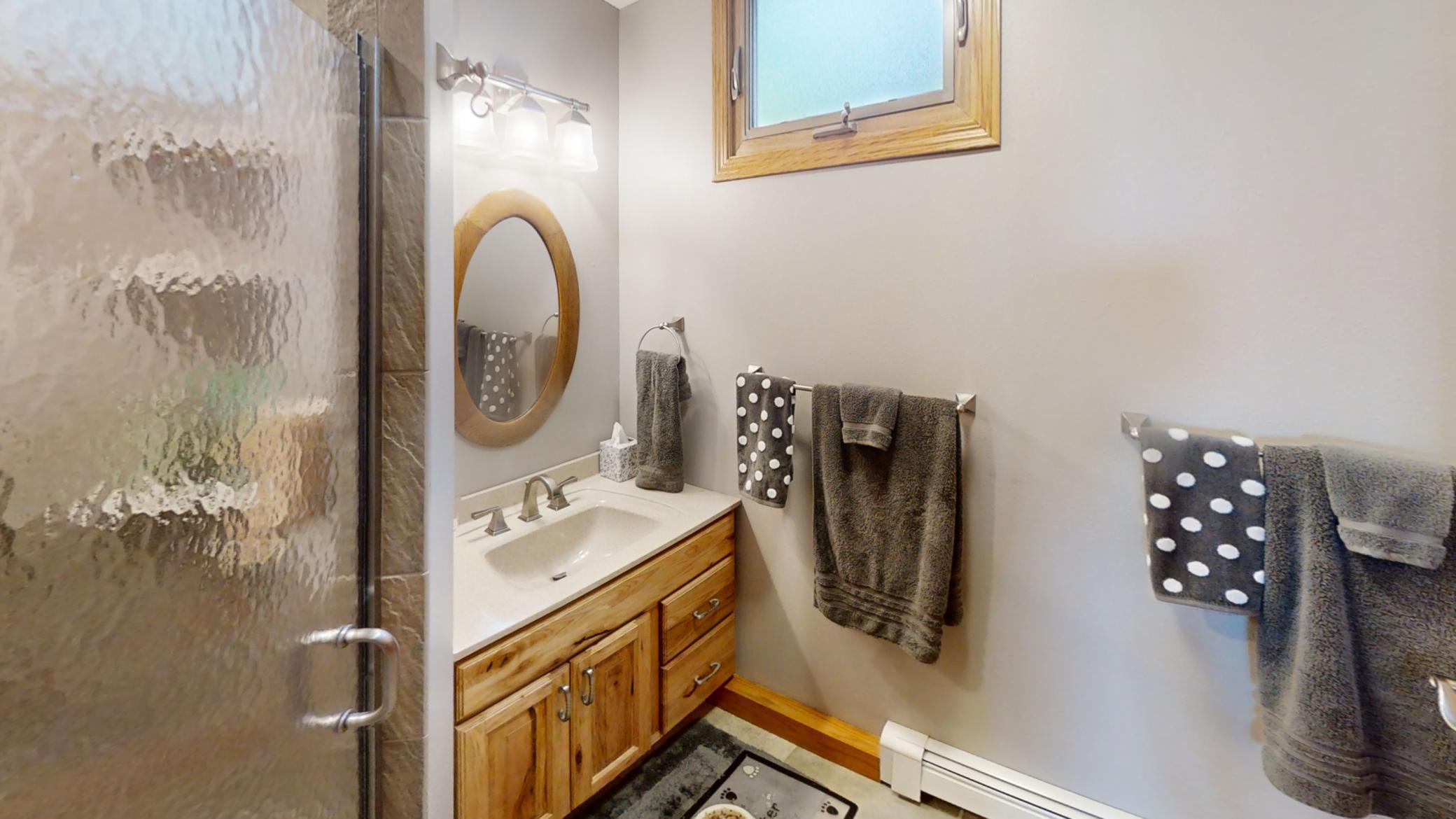 Alden, Minnesota, 56009, United States, 4 Bedrooms Bedrooms, ,1 BathroomBathrooms,Residential,For Sale,1920327