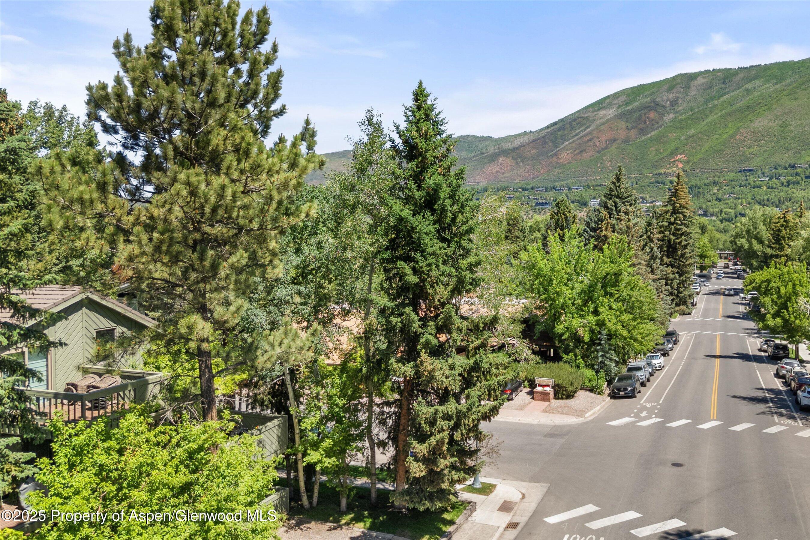 Aspen, Colorado, 81611, United States, 2 Bedrooms Bedrooms, ,2 BathroomsBathrooms,Residential,For Sale,1867403