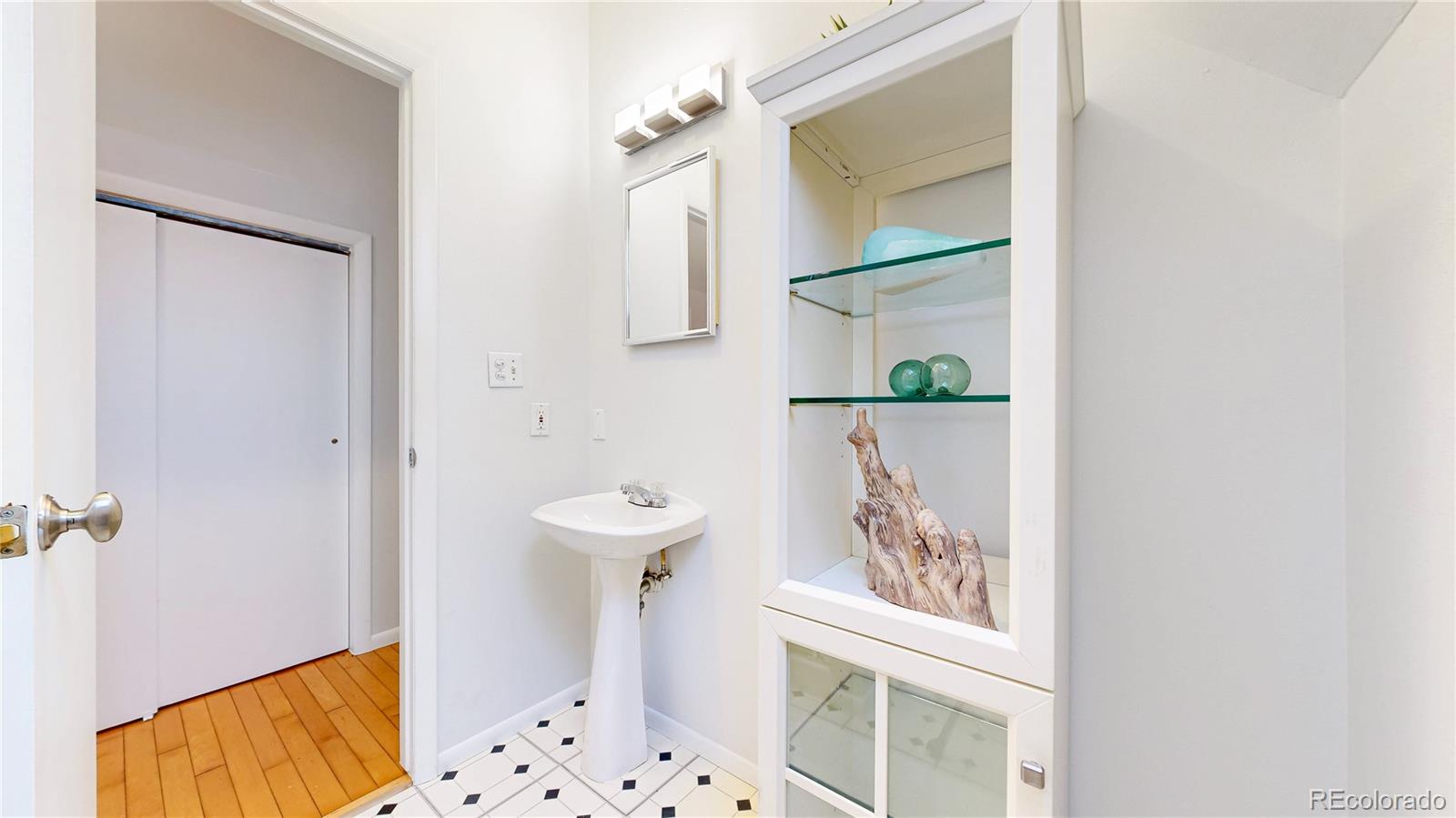 Denver, Colorado, 80211, United States, 3 Bedrooms Bedrooms, ,1 BathroomBathrooms,Residential,For Sale,1940006
