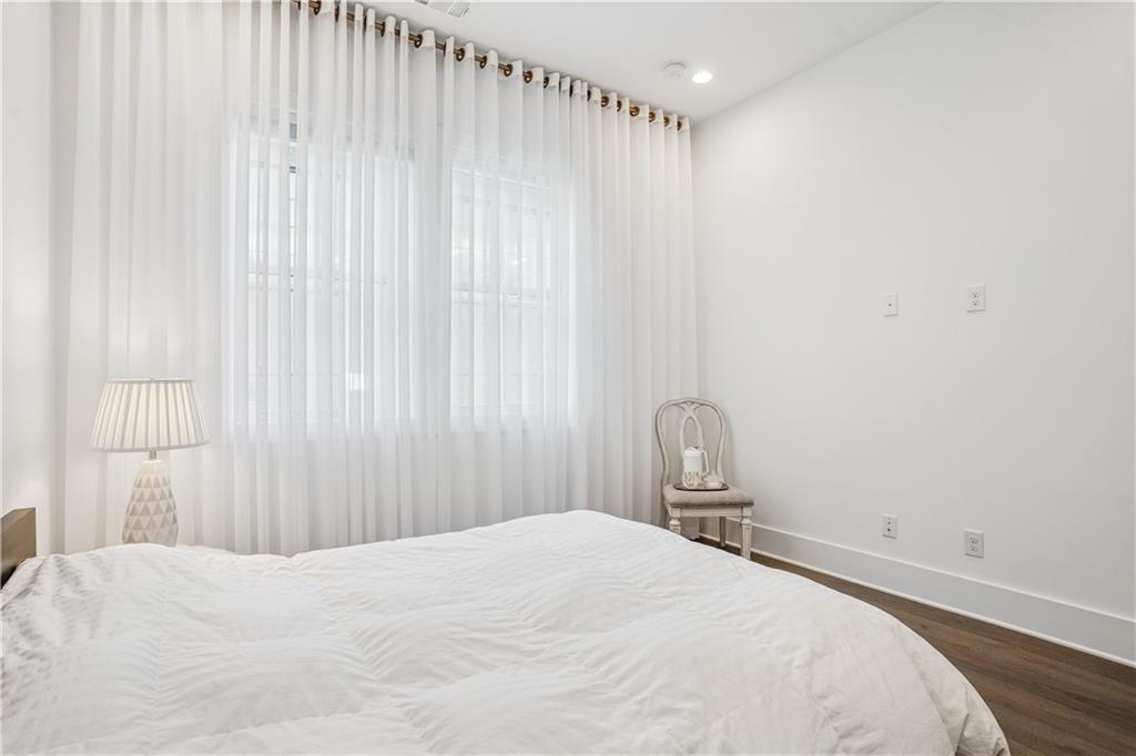 Alpharetta, Georgia, 30005, United States, 3 Bedrooms Bedrooms, ,3 BathroomsBathrooms,Residential,For Sale,1907831