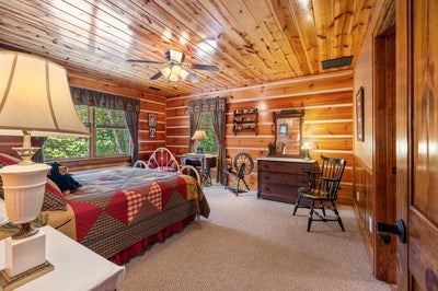 Murphy, North Carolina, 28906, United States, 3 Bedrooms Bedrooms, ,6 BathroomsBathrooms,Residential,For Sale,1933143
