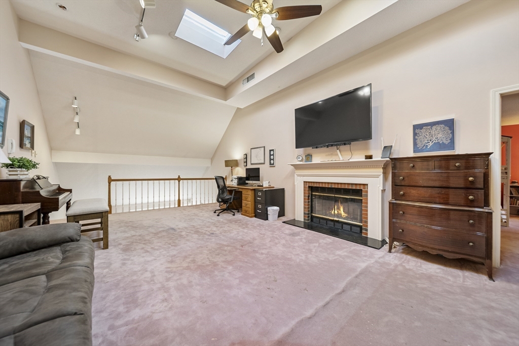 Salem, Massachusetts, 01970, United States, 3 Bedrooms Bedrooms, ,3 BathroomsBathrooms,Residential,For Sale,1990420